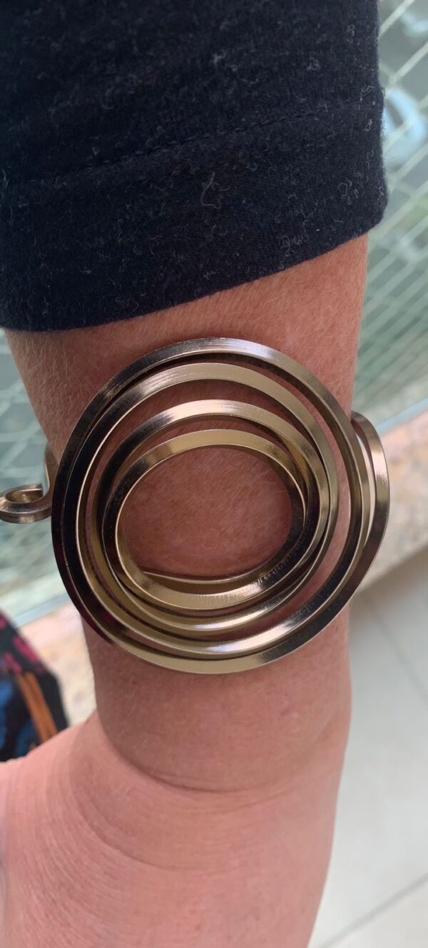 Bracelete de alumínio