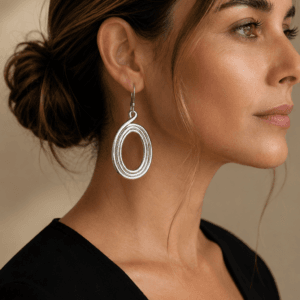 Brinco Feminino Argola Oval em Alumínio