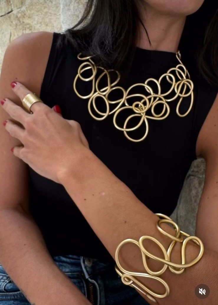 Conjunto colar e pulseira de alumínio