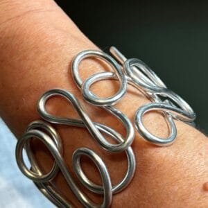 Bracelete Enrosco em Alumínio