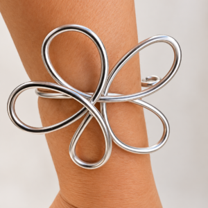 Bracelete Regulável Feminino Leve em Alumínio – Flores
